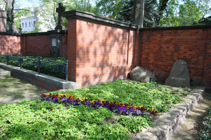 Bertolt Brecht's grave, Dorotheenstädtischer, Berlin, Germany